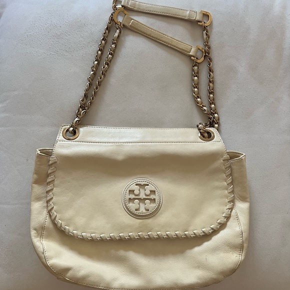 Tory Burch Handbags - Tory Burch off white saddle bag purse